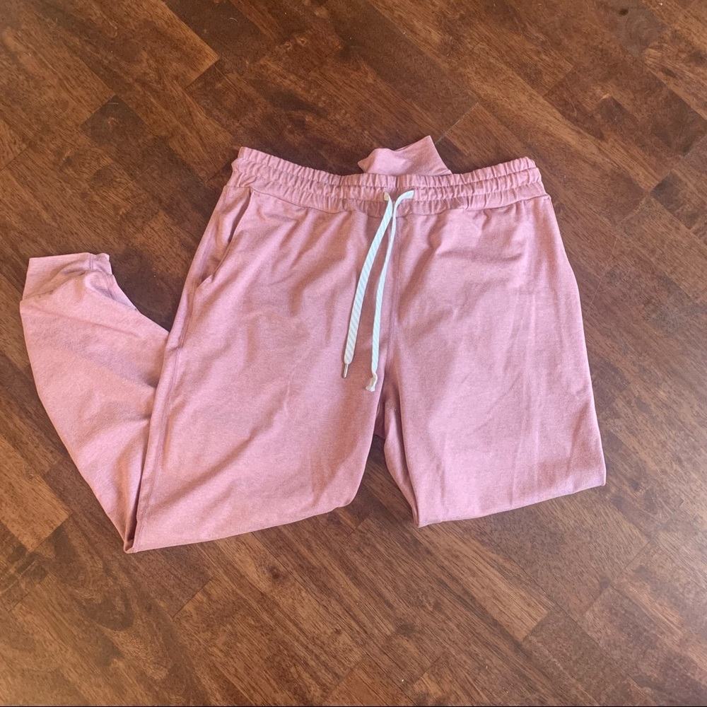 Vuori Performance Jogger - Burnt Clay - M